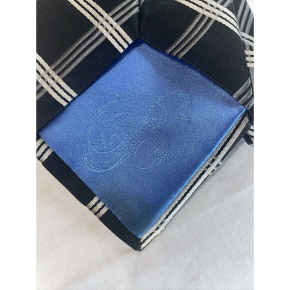 Bugatti Men’s Dress Tie Size 60” Black Striped 100% Silk Business Formal - Picture 3 of 12